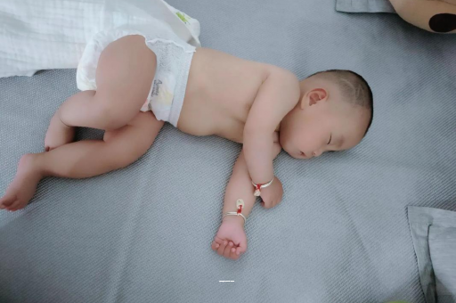 普洱五个月宝宝呕吐